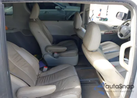 2012 Toyota Sienna Xle V6 7 Passenger Auto Access Seat/Xle V6 8 Passenger из США, поврежденный, VIN 5TDYK3DC7CS271075